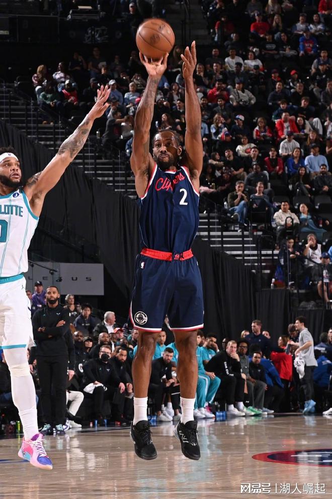 萊納德35+5快船擊敗黃蜂3連勝，哈登32+4+10鮑爾25+9+5