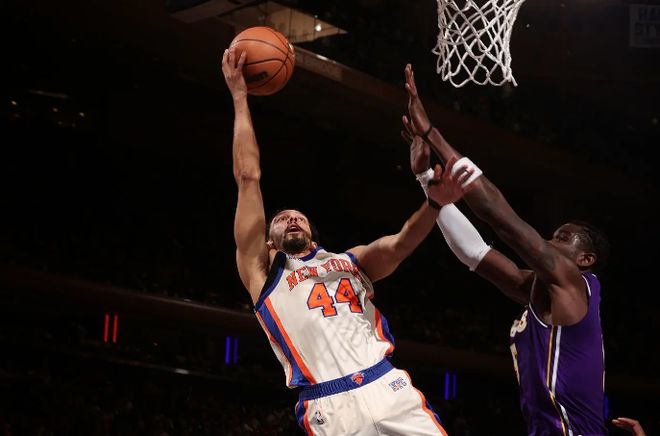 尼克斯替補后場一個人就得了23分，湖人所有替補加起來只得了23分-蜘蛛體育免費直播